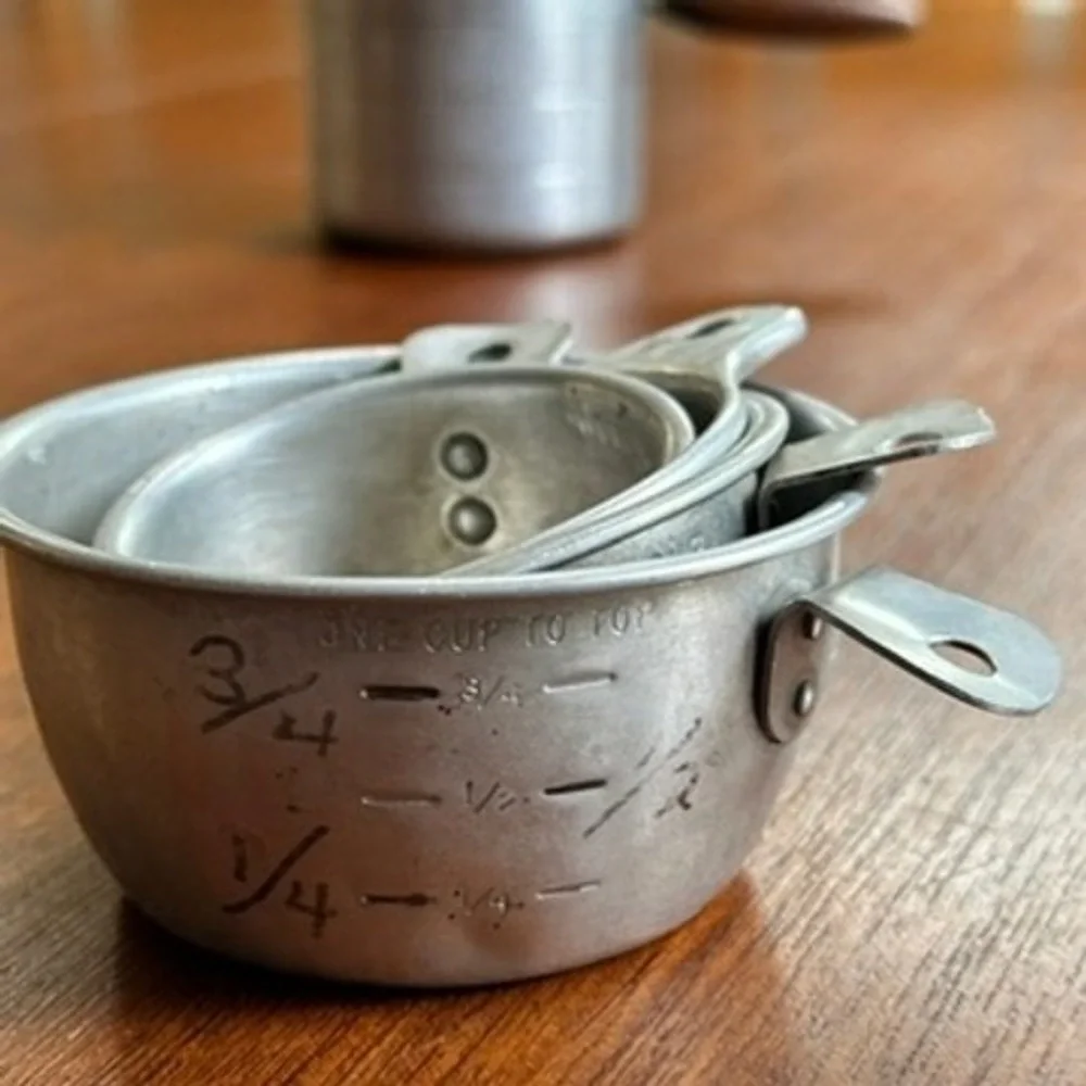 Mirro Vintage Aluminum Measuring Cup Set Wood Handle 5 Piece Silver Kitchenware